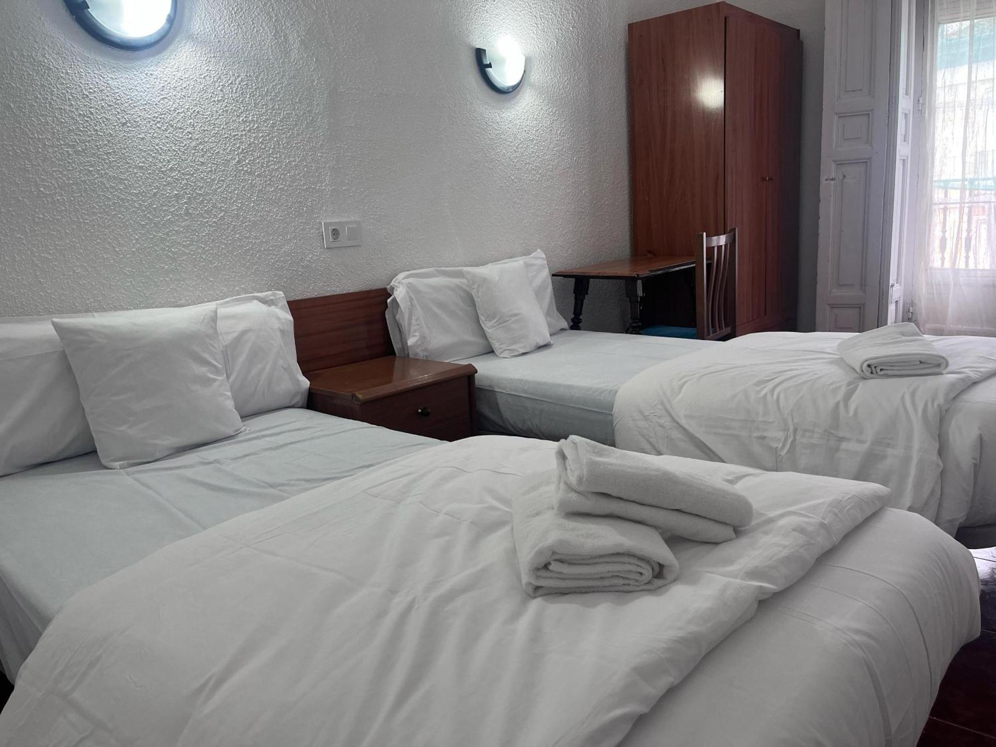 Hostal Alonso No Limit Madrid Exterior foto