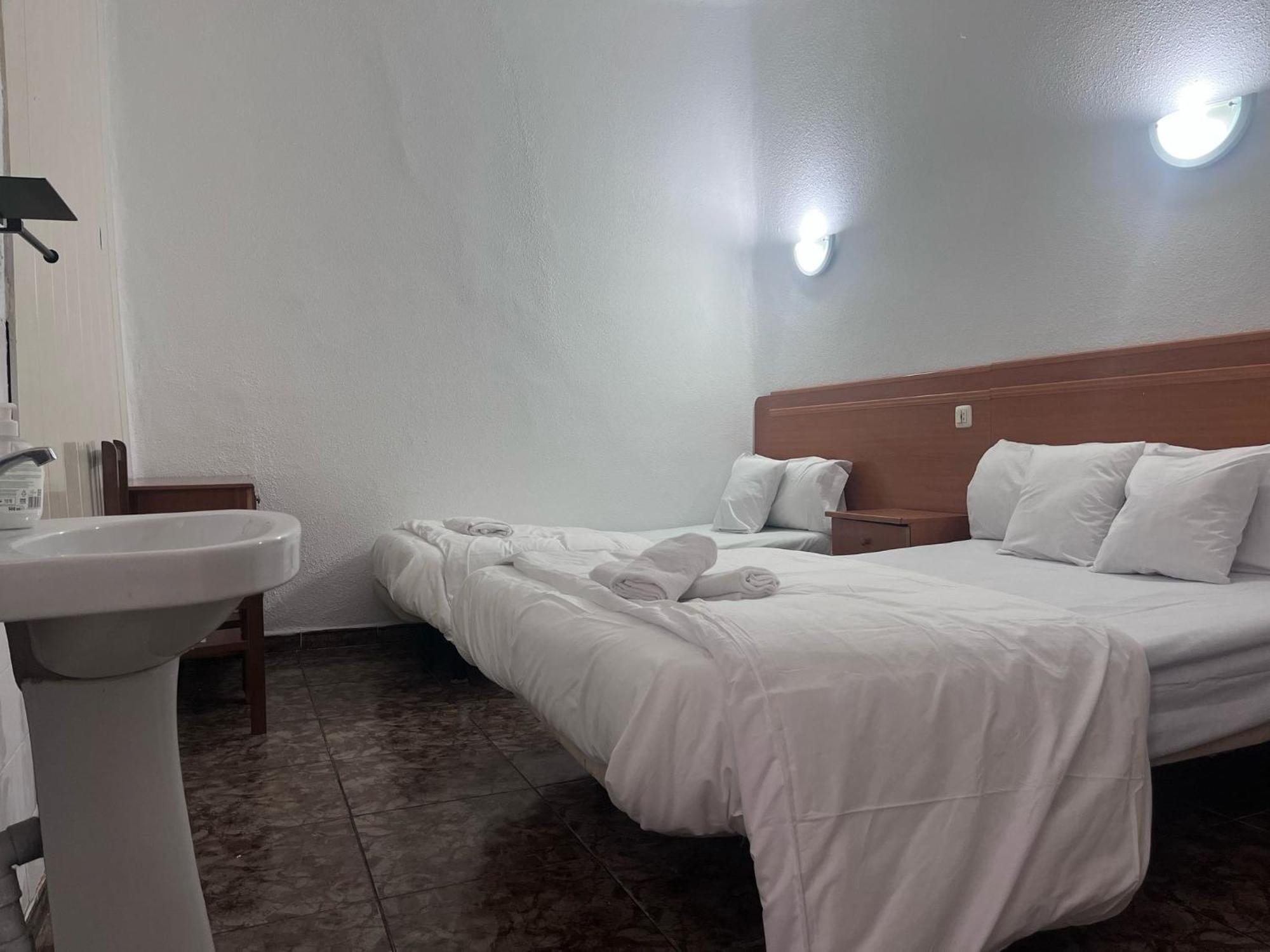 Hostal Alonso No Limit Madrid Exterior foto