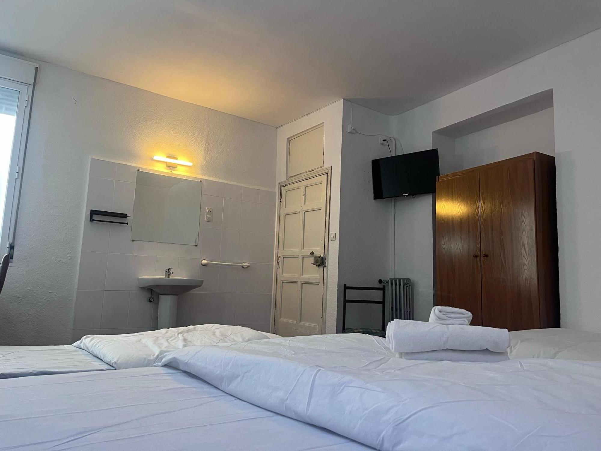 Hostal Alonso No Limit Madrid Exterior foto