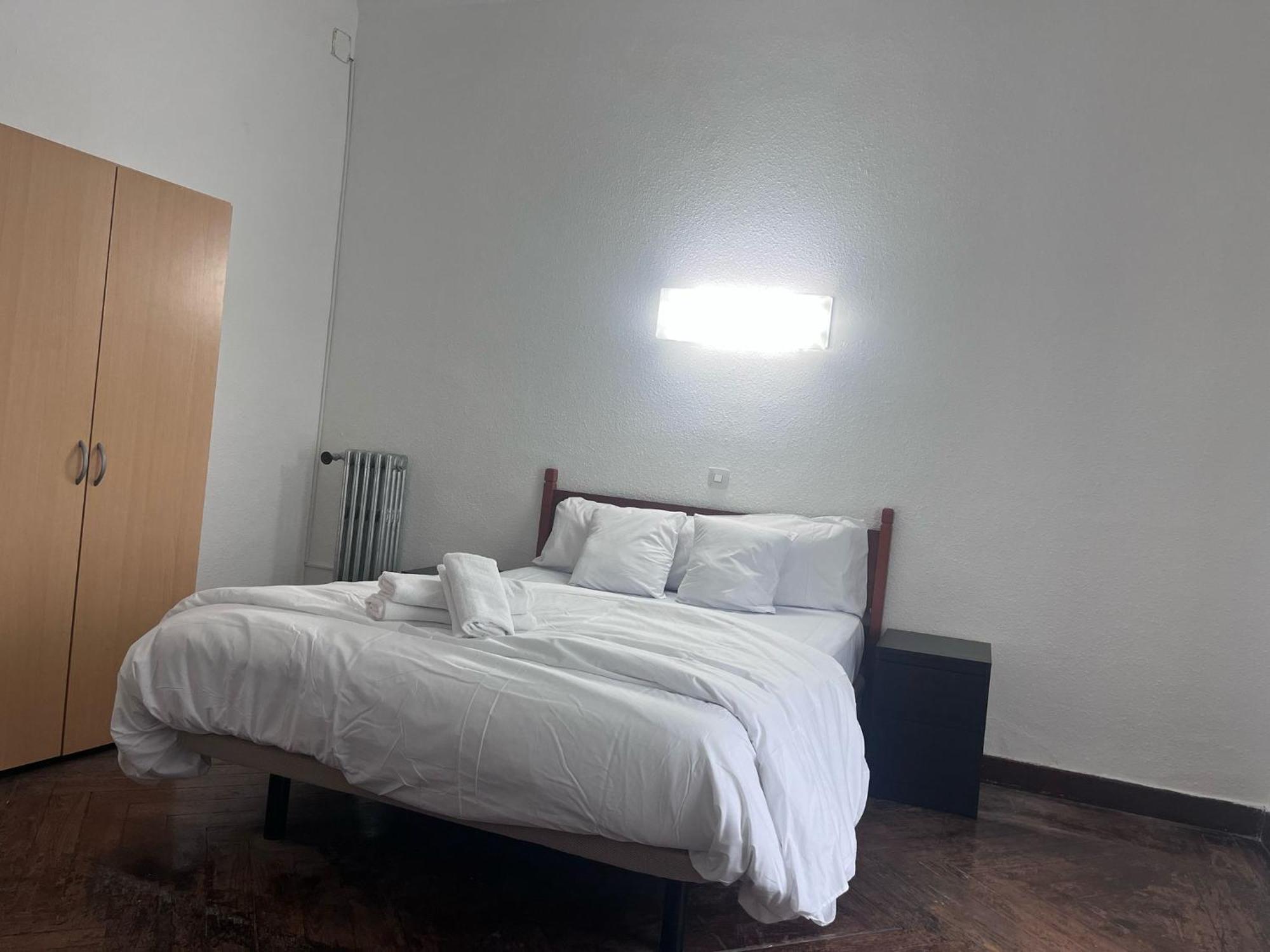 Hostal Alonso No Limit Madrid Exterior foto