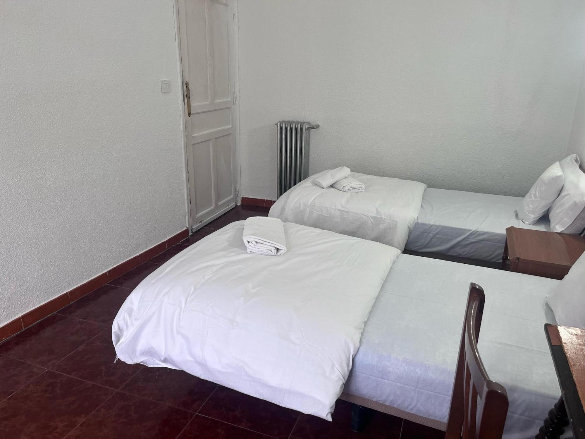 Hostal Alonso No Limit Madrid Exterior foto