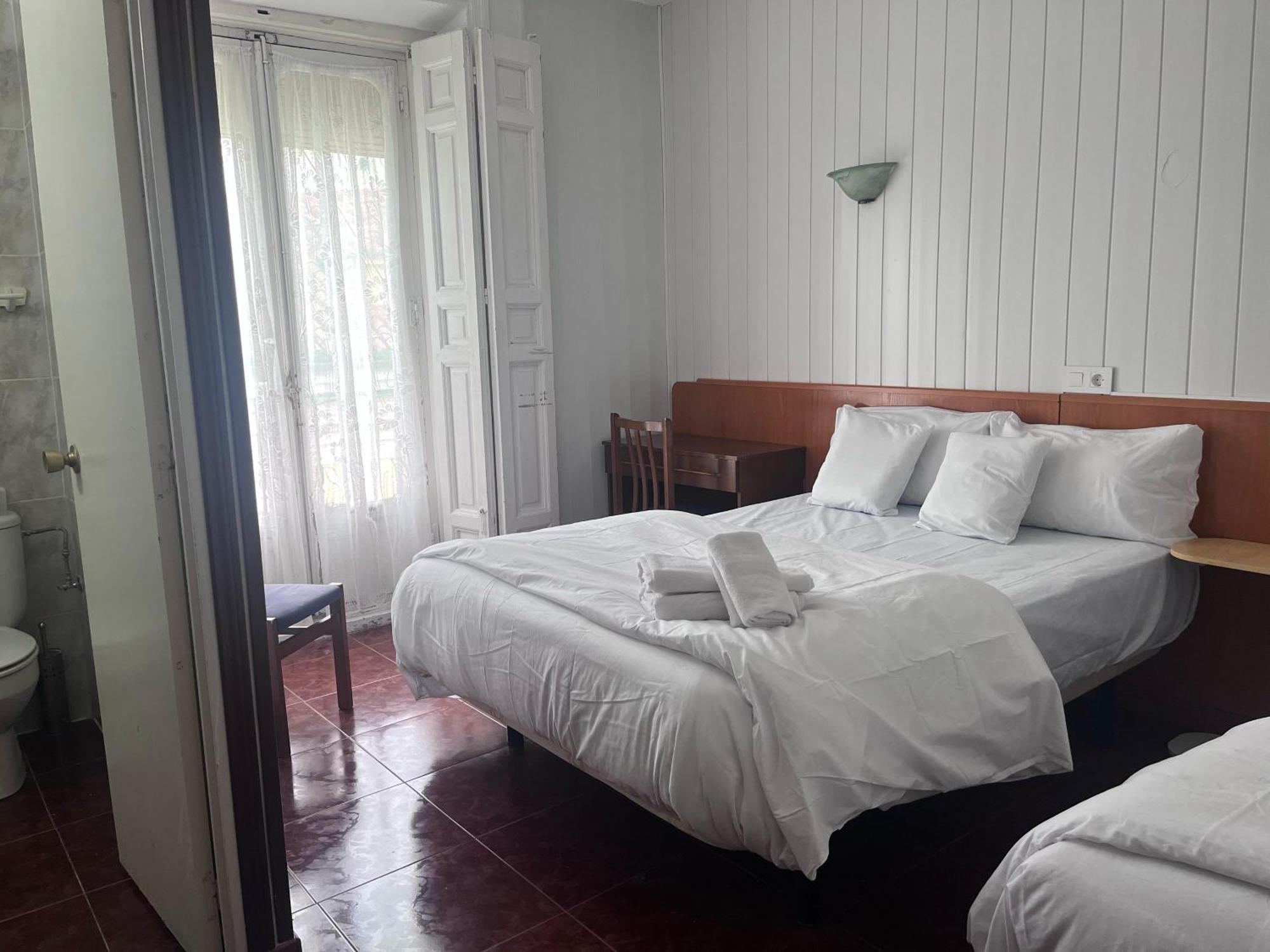 Hostal Alonso No Limit Madrid Exterior foto